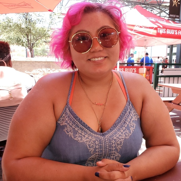 Meet your Posher, Tammy - Picture 2 of 2